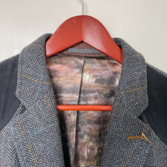 Jacket - Picture 2 of 9